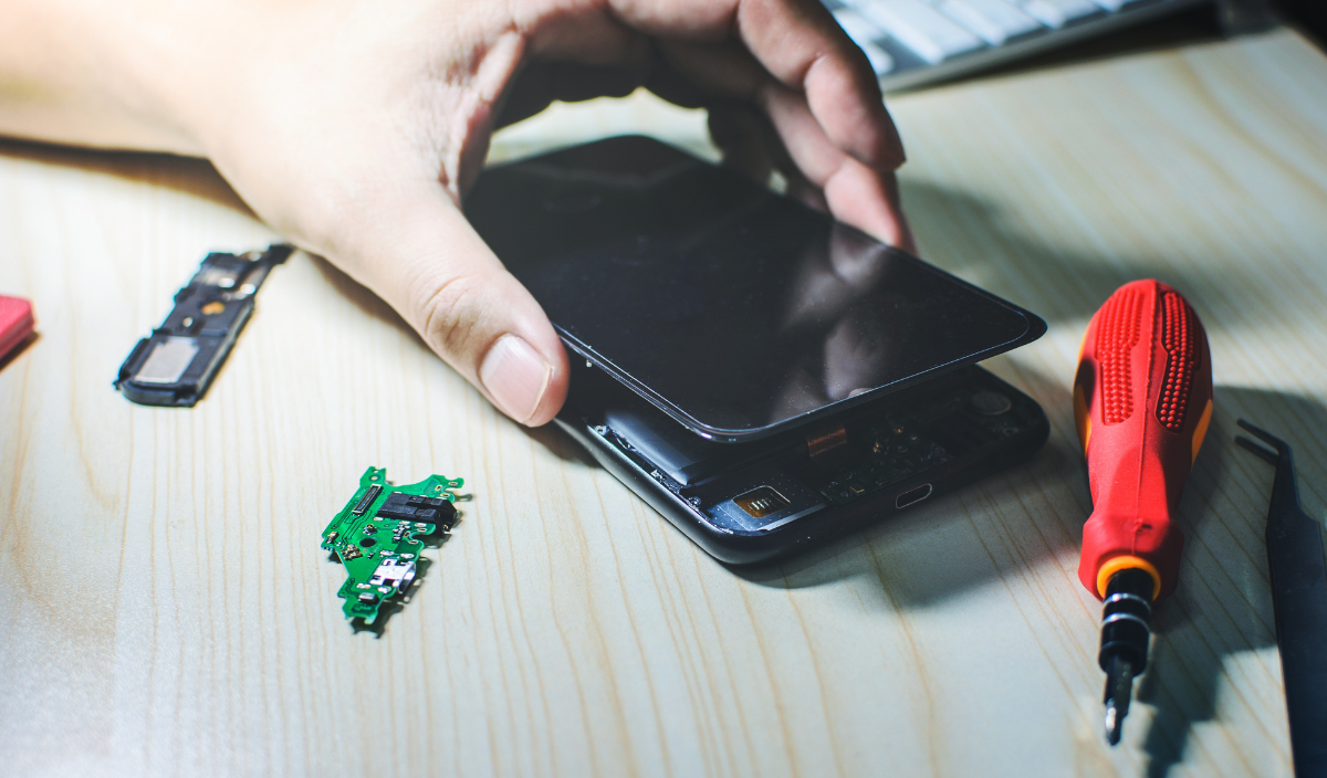 Why Professional Mobile Screen Repair Is Important