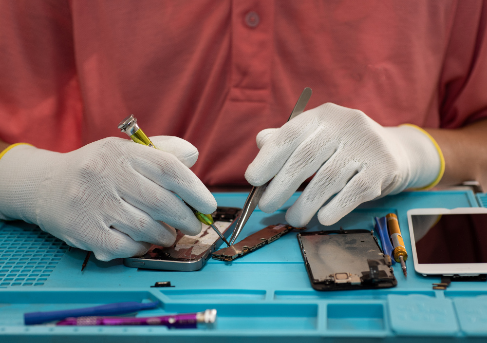 How We Repair Water-Damaged Mobile Phones in Dubai